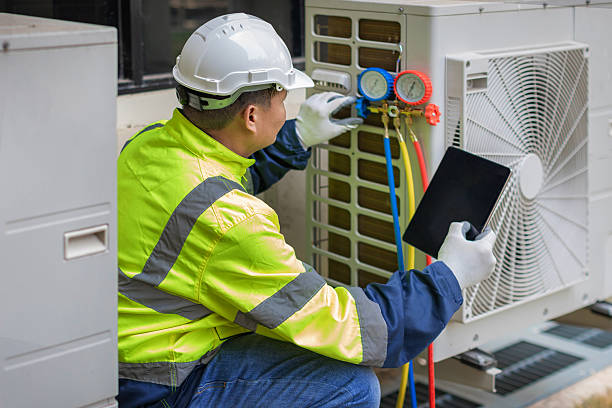 Professional Hvac technician working in Bluemont, VA